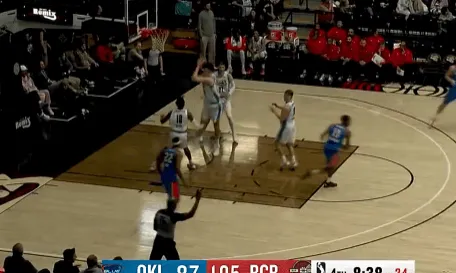 百家乐游戏-杨瀚森再次轻松抢到防守篮板，目前个人已抢到16个篮板